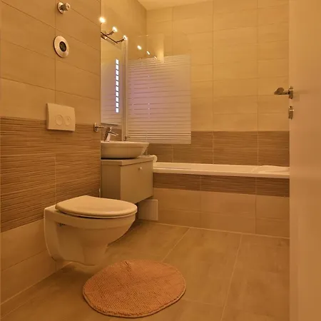 Apartment Ada Homes B46 *